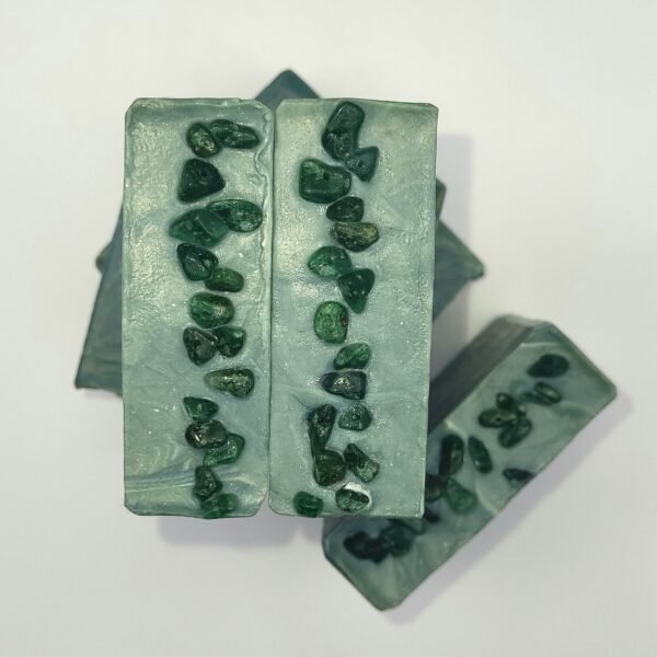 Hunter’s Gem Bar Soap with green onyx-inspired marble design, offering a bold and sophisticated scent for an elevated grooming routine